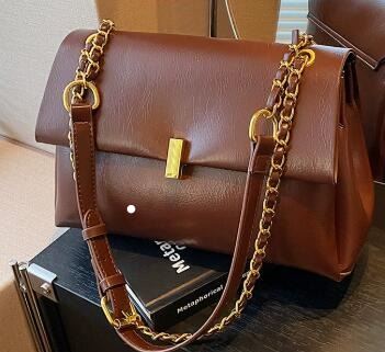 Classic Chic Pochette - Oria