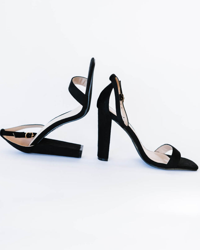 Chic Block Heel Strappy Sandals