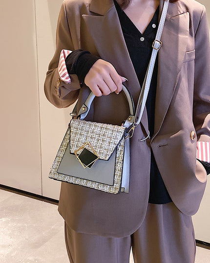 Vintage Chic Messenger Bag