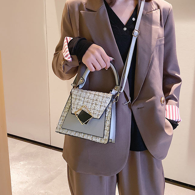 Vintage Chic Messenger Bag